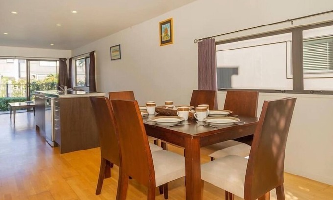Whitianga Apartment | 2 level self contained apartment close to the poolat AquaSoleil.