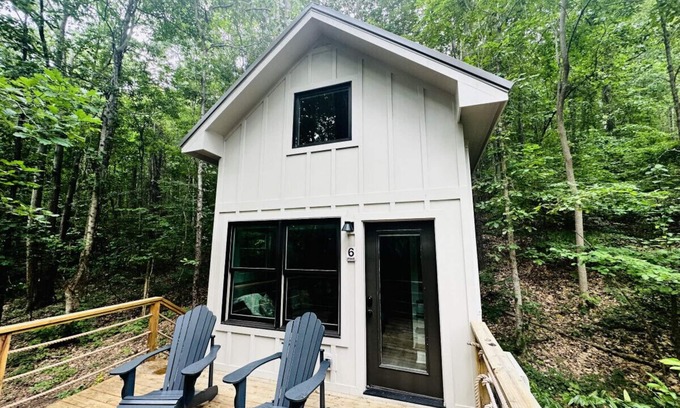 Groveoak Cabin | #2 (Maple) Luxury Treehouse near Lake Guntersville