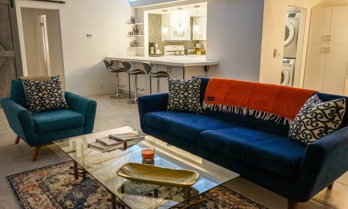 Indio House | 2 mi from Festivals, 2 Cozy King Beds, Wifi, Full Kitchen & Washer/Dryer!