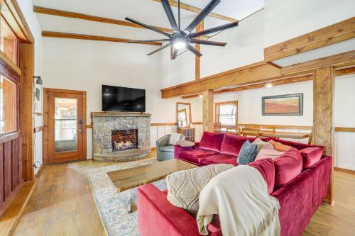 Boone House | 2 Mi to Appalachian State Cabin with Outdoor Spaces