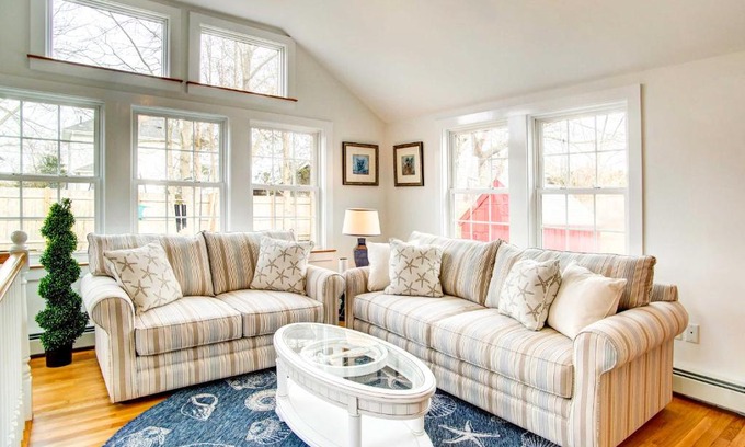 Hyannis House | 2 Mi to Beach Coastal Retreat in Hyannis!