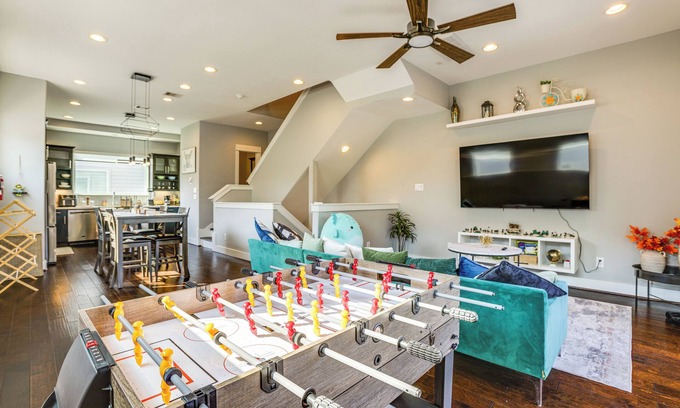Northside House | 2 Mi to Dtwn: Modern Houston Home w/Private Patio