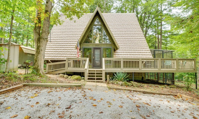 Townsend Cabin | 2 Mi to Smoky Mtns Nat’l Park! Hot Tub Hideaway