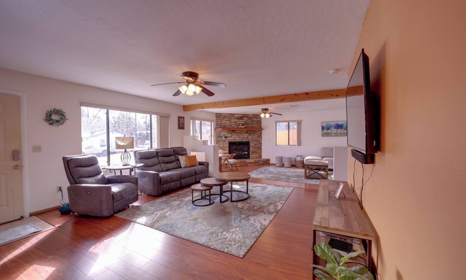 Prescott House | 2 Mi to Whiskey Row: Tranquil Getaway w/Deck!