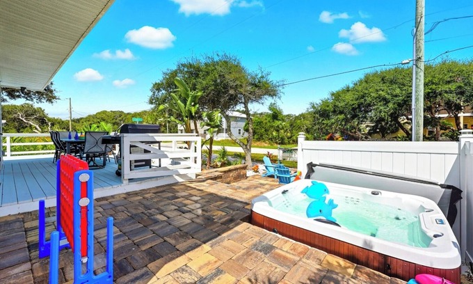 Vilano Beach Villa | 2 min walk to Beach, 2 King BR, Private Deck, Hot Tub, Grill & Fire Pit, Pets OK