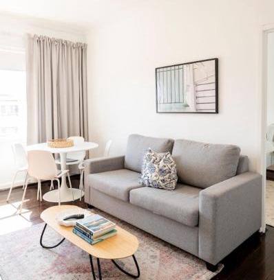 Bondi Beach Apartment | 2 Mins to the Beach Modern gem Sleeps 4