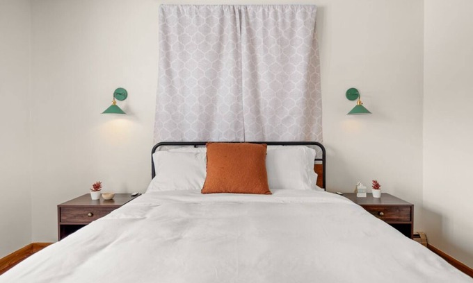 Lamoine House | 2 minutes to Lamoine State Park! Ocean View, Fire pit, & Games