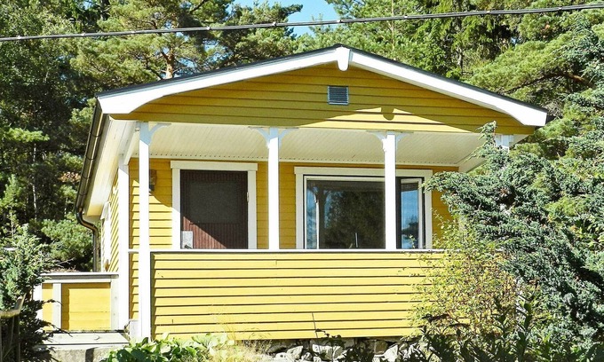 Bjallansas House | 2 person holiday home in UDDEVALLA