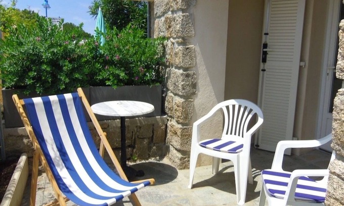 Porto Pollo House | 2 Pièces, Climatisé, à 150 m de la Plage, Tout Confort Pour 4 Personnes