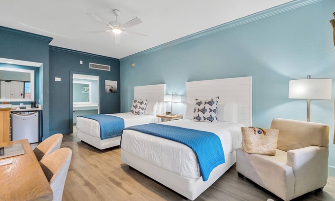 Crystal Beach Hotel | 2 Queen Beds/Hotel that is Steps from the Beach/Dog Friendly!