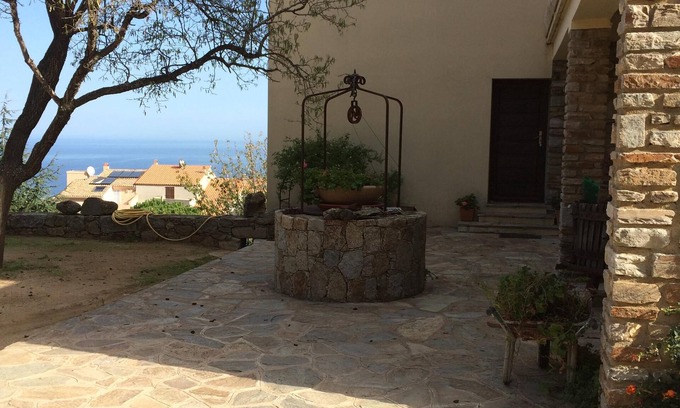 Santa-Reparata-di-Balagna Apartment | 2 rooms in quiet property 5 km of Ile Rousse private beaches .Parking