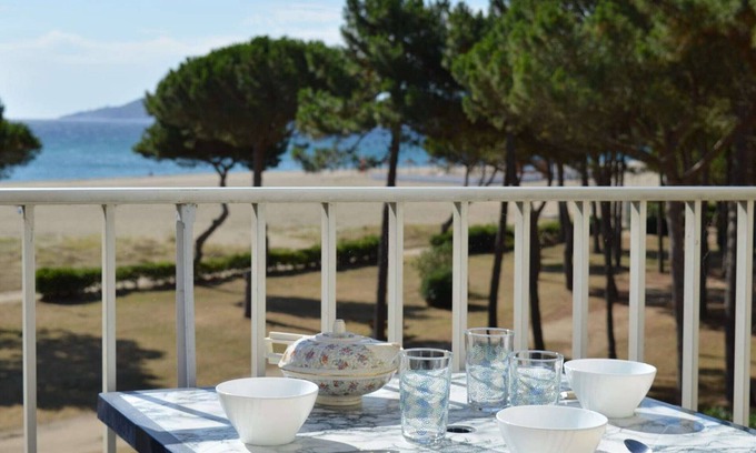 Argeles Plage Apartment | 2-room apartment, sleeps 5, beachside - Argeles-sur-Mer, Parking, Pets allowed
