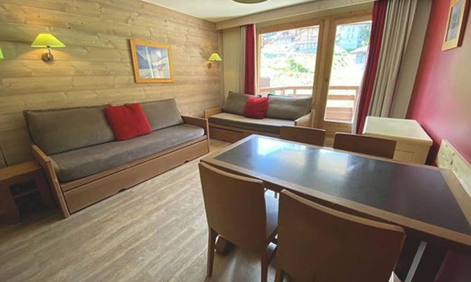La Perriere Apartment | 2-room apartment, 4 ppl, south balcony, parking, pets allowed