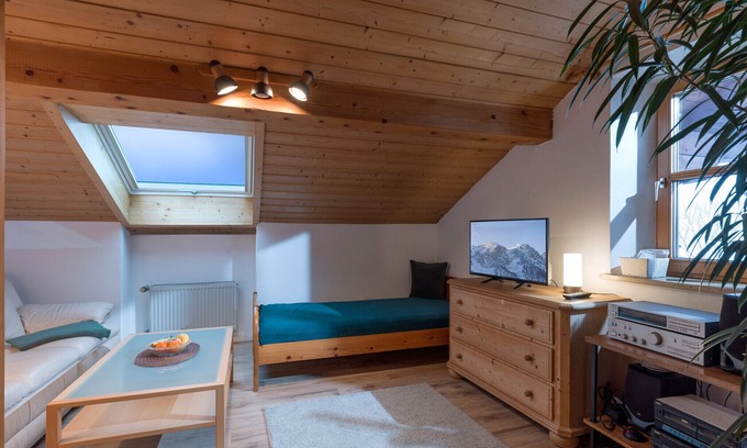 Oberaudorf Apartment | 2-room apartment, 52sqm, 1 bedroom, balcony
