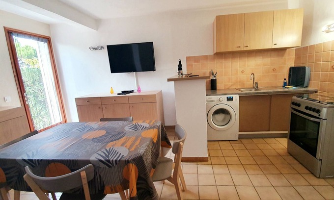 Bonifacio Apartment | 2-room apartment with sea and mountain views. Walk to the beach!
