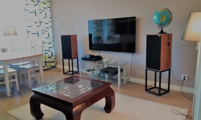 Lantinen District Condo | 2 room Appartment in Tapiola with balcony and sea view