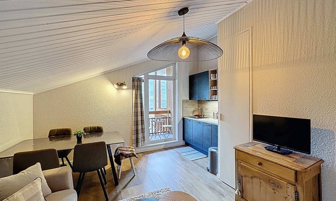 Les Bruyeres Apartment | 2-room apt 5 pers, ski-in/ski-out, Les Menuires, free parking