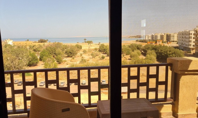Al Ahyaa House | 2 room vacation apartment with private sandy beach