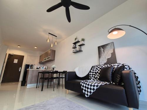 Johor Bahru Apartment | 2 Rooms unit w Balcony & Spectacular view - 4 pax