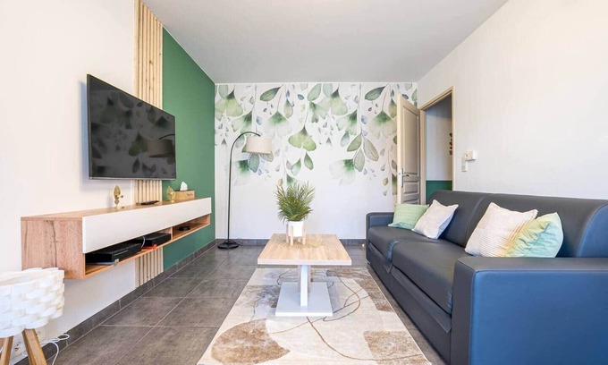 Woippy Apartment | 2. Spacious - 4 pers' - Balcony - 2 beds - Parking