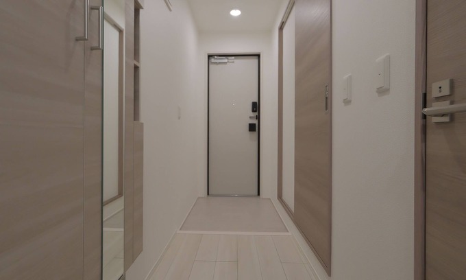 Nakano Apartment | 2 stops, 5 minutes to Ikebukuro; 7 stops, 15 minutes to Shinjuku; brand-new 1LDK