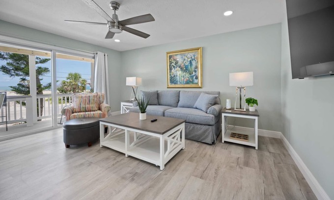 Englewood House | 2-Unit Beach Combo – Bikes, Sand & Sunsets