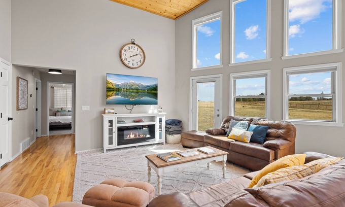 Gleneagle House | 20 ft swim spa! 5 bed, 4 bath, hot tub, 5 acres, game room, north CO Springs!