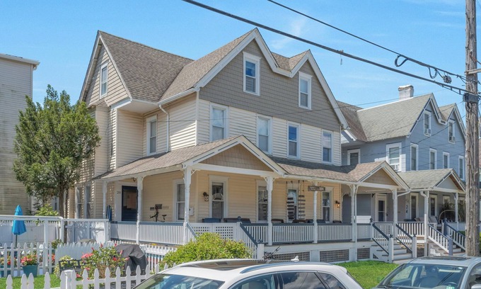 Ocean Grove House | 20 Grover's Ocean, spacious 5 bedroom home with central AC, 1 block to beach!