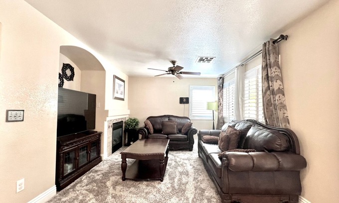 Enterprise House | 20% OFF First 3 guests./House only 13 min. close to Las Vegas strip & Casinos