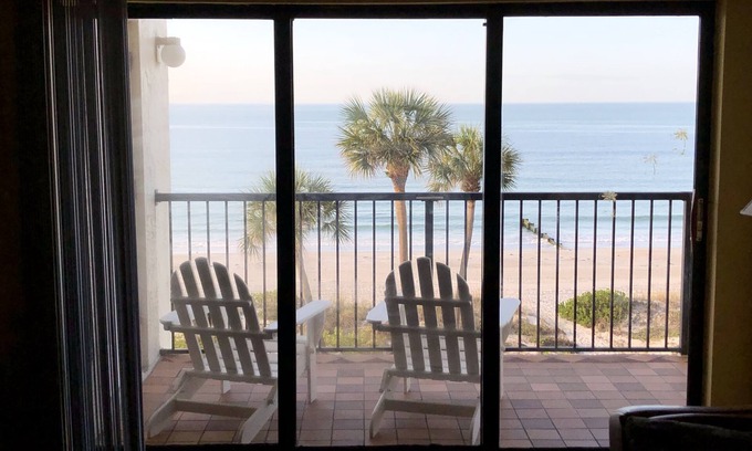 Madeira Beach Condo | 20% SAVINGS ON 2025 BOOKINGS thru November