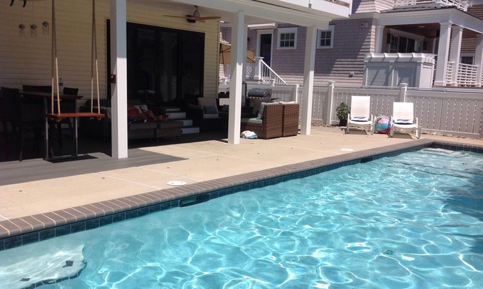 Avalon House | 20% September discounts in effect. Warm water and less crowds. Book today.