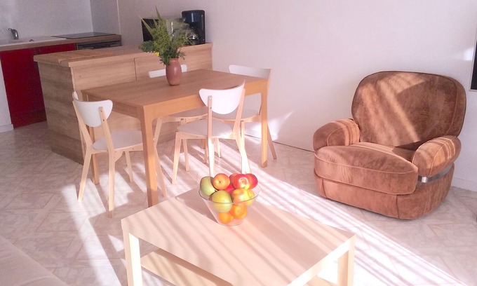 Boulouris-sur-Mer Apartment | 200m from boulouris beach, 2 rooms crossing, balcony and south living room