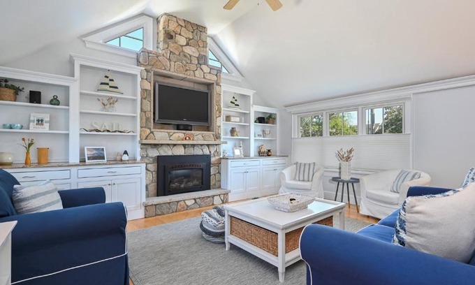 Chatham House | 201 Main Street Chatham Cape Cod - - Sandpiper
