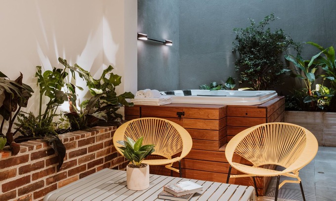 La Florida Apartment | - 201 Provenza ⚡ Astonishing 3BR - A/C ⚡ Private Jacuzzi