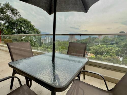 El Castillo Apartment | 202 Family Haven in El Poblado: Spacious & charming