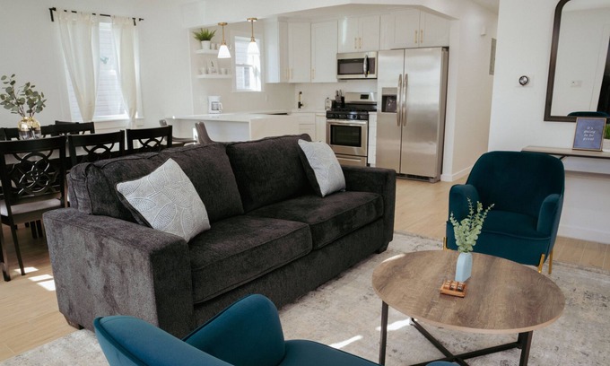Queens House | 2023 Luxurious 6 bed / 4 bath NYC near JFK!