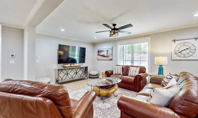 Gainesville House | 2025 Fully Renovated lakefront home with two-story dock, WiFi, & game room