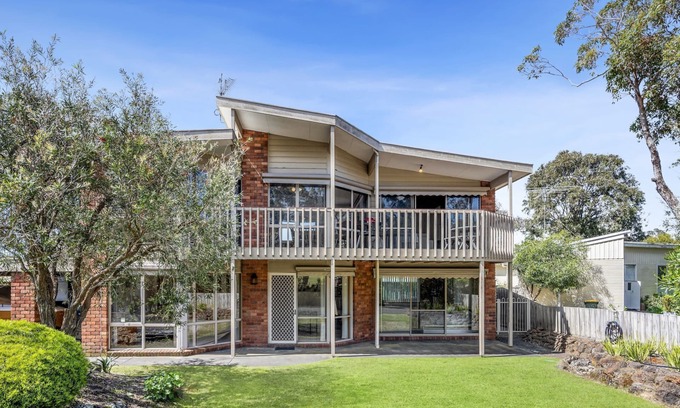 Anglesea House | 22 Golf Links Road Su