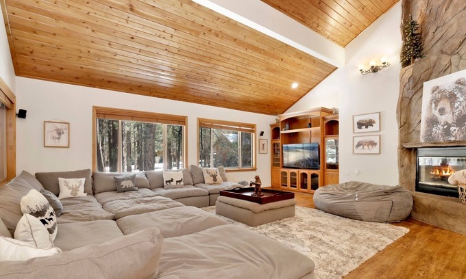 Summit Estates Cabin | 2282-the Spa At Winterset 4 Bedroom Chalet by RedAwning