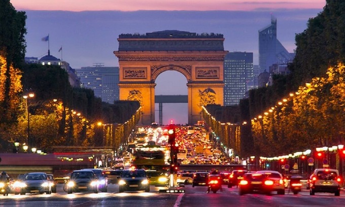 Champs-Elysees Apartment | 230m2 next to the prestigious Ave Montaigne-the French fashion tree lined Blvd