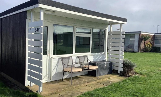 Great Yarmouth House | 245 Sundowner