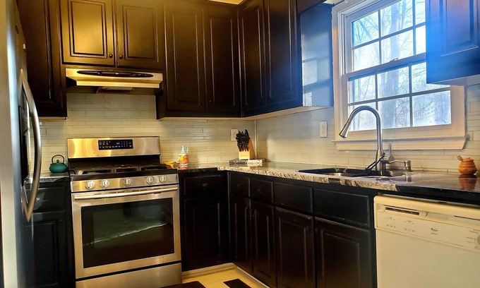 Snellville Resort | 25.0 mi Outside Downtown Atlanta 10 Acre family retreat with rec area & campsite