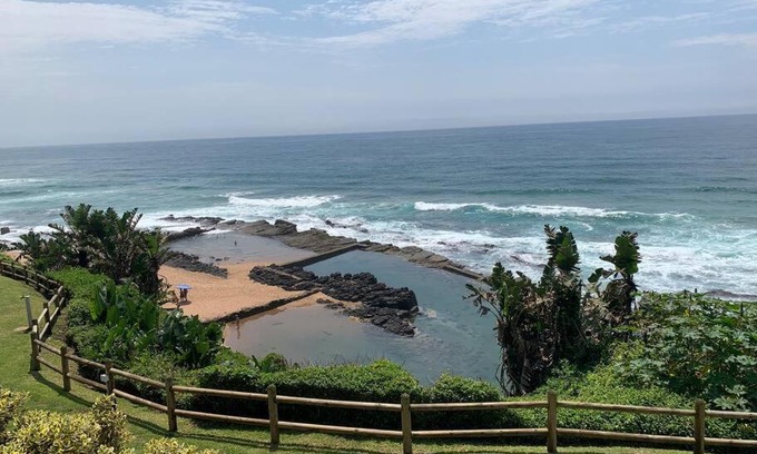 Shaka's Rock Apartment | 25 Chaka's Cove