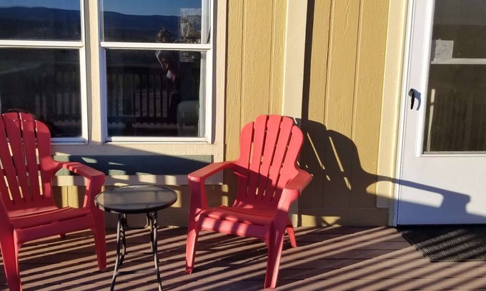 Cornville House | 25 mins to Sedona - Large Desert Retreat