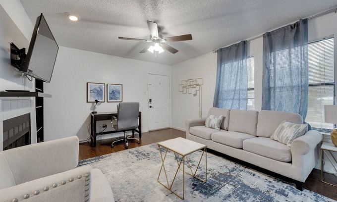 Irving Apartment | 25% OFF 1BD DFW, HWY183/161, Private Yard - Irving