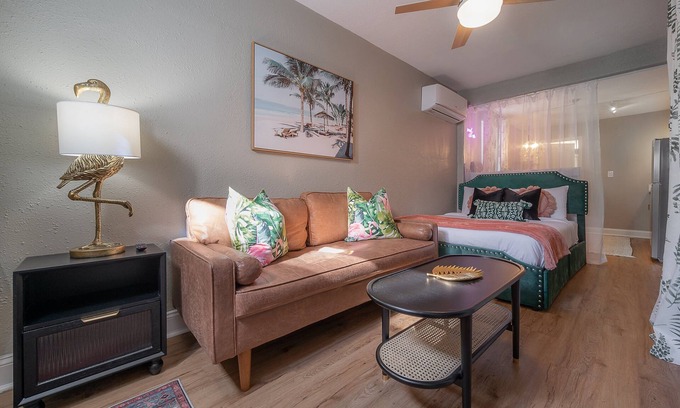 Egypt Lake-Leto Apartment | 2501 W North B St, Unit 8