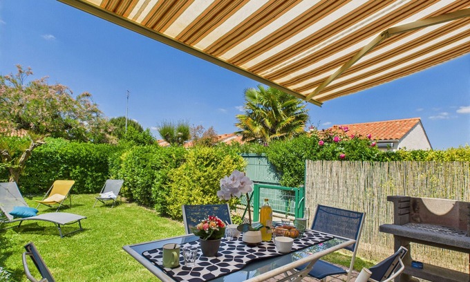 Saint-Vincent-sur-Jard Ski Chalet | 280m from the beach - Pool - Sleeps 4