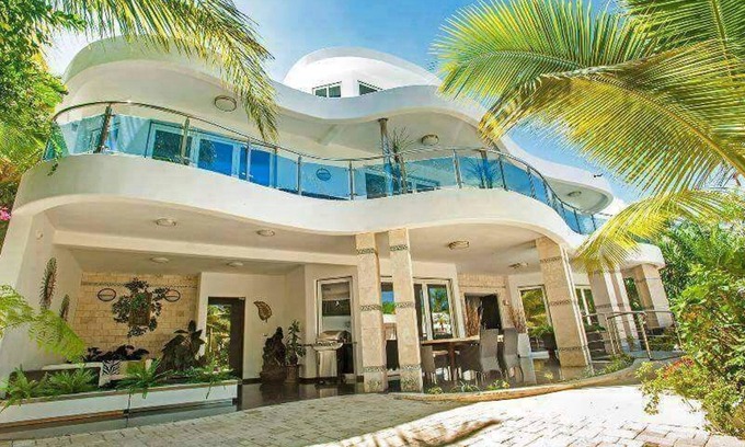 Villas Ana Maria Villa | 29 luxury bedrooms/bathrooms to pamper your large group!