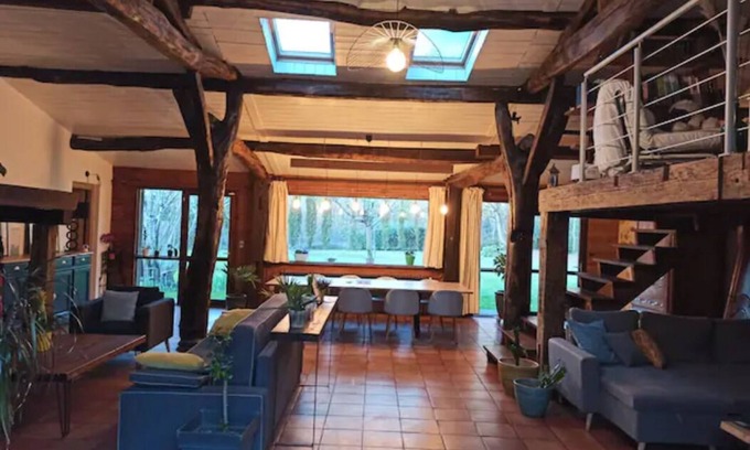 Saint-Medard-en-Jalles House | 290m2 building with covered swimming pool 30min from the beaches