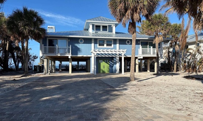 Boca Grande House | 2961 Shore Ln - 3 bed/3 bath - Pool Home - Gulf front!